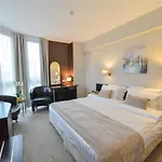 Ξενοδοχείο Art Plaza 4*