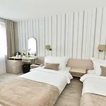 Art Plaza Hotel
