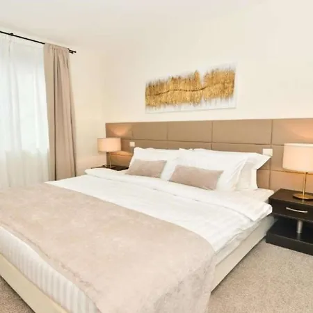 Hotel Art Plaza 4*