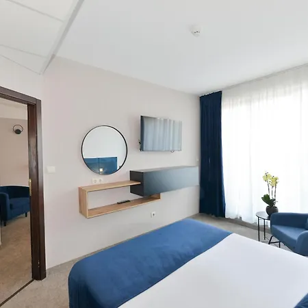 Hotell Art Plaza