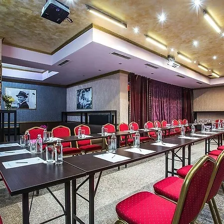 Hotel Art Plaza 4*