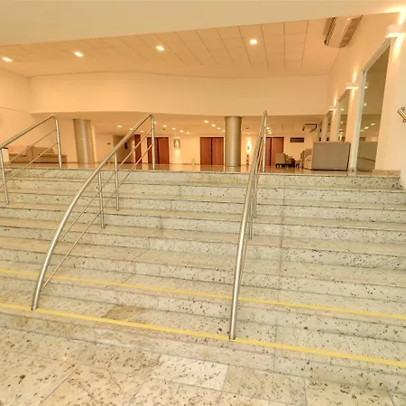 Hotell Art Plaza