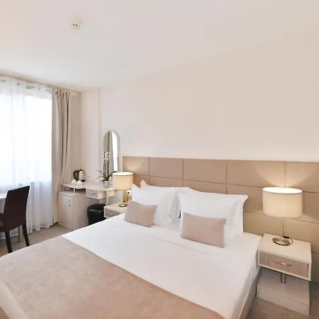 Art Plaza 4* 소피아